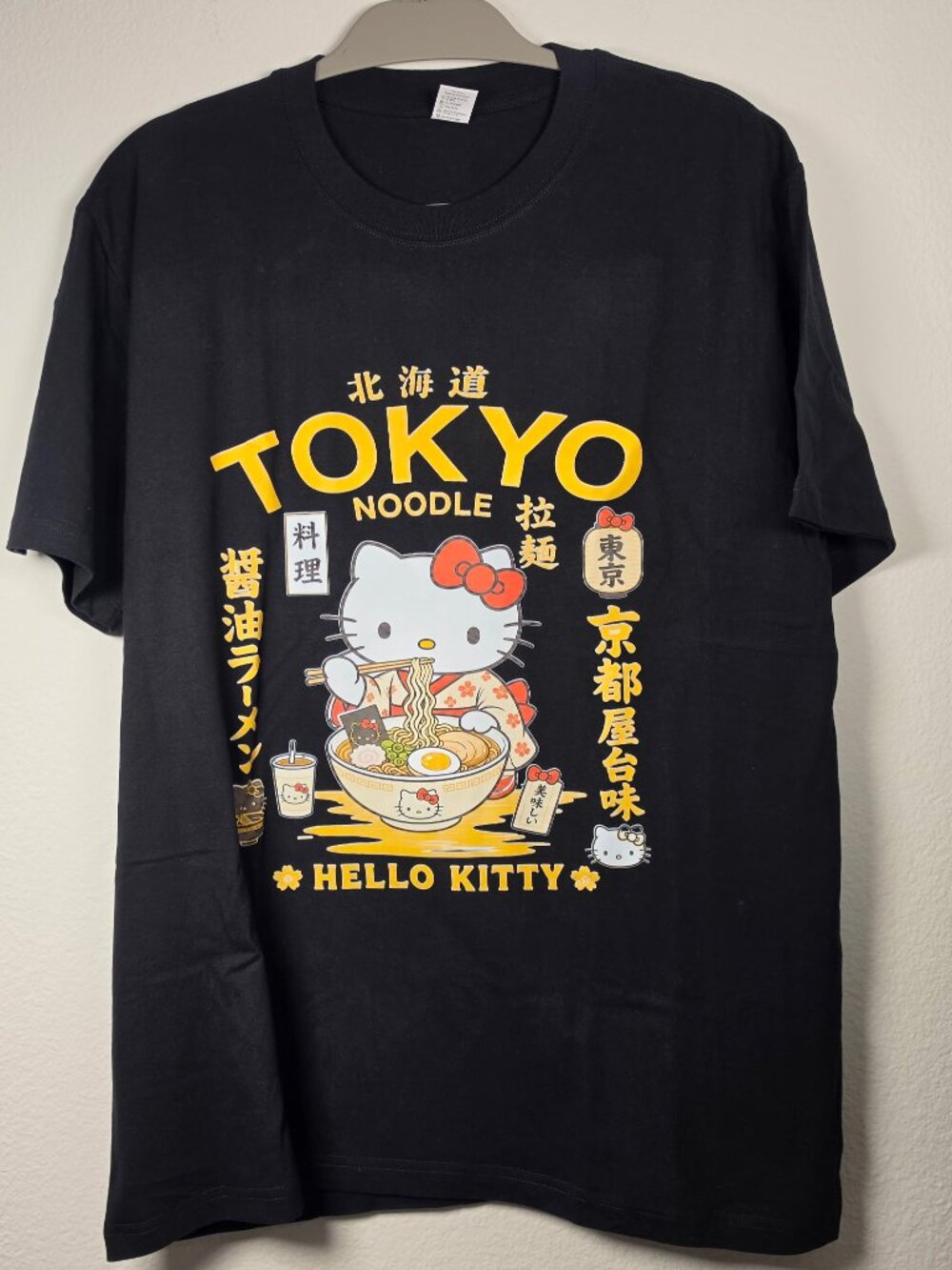 NWT Tokyo Noodle Hello Kitty T Shirt L